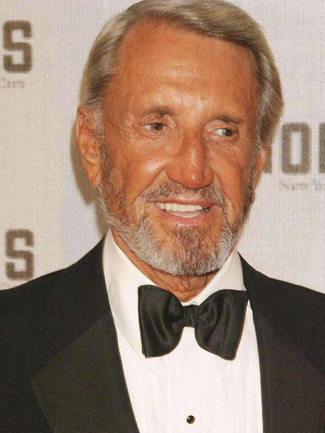 How tall is Roy Scheider?